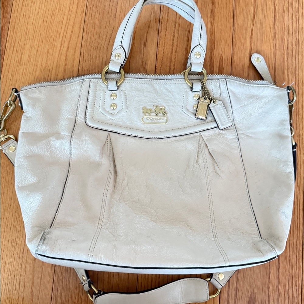 Coach Ivory Leather Satchel – Well Used & Spacious